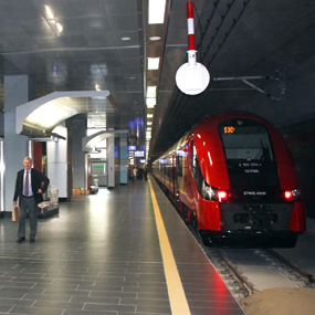Warszawa: pociągiem na lotnisko z centrum stolicy w 20 minut