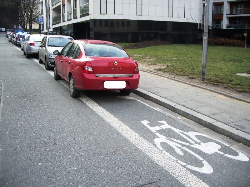 Parkowanie na drodze dla rowerów Zajęcza