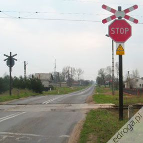 Standardy oznakowania przejazdów kolejowych
